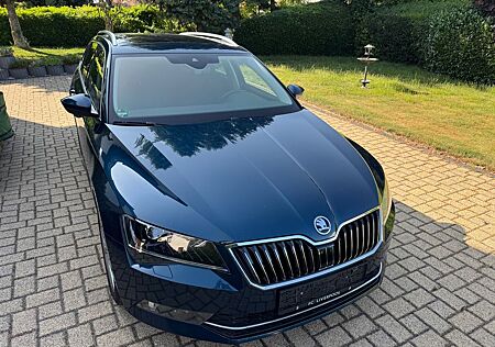 Skoda Superb gebraucht kaufen Skoda Superb 2.0 TSI 162kW DSG Style Combi Style