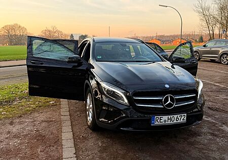 Mercedes-Benz GLA 220 CDI DCT -