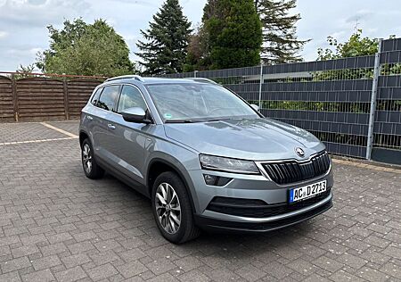 Skoda Karoq 1.5l TSI ACT CLEVER/AHK/Navi/LED/8-fach
