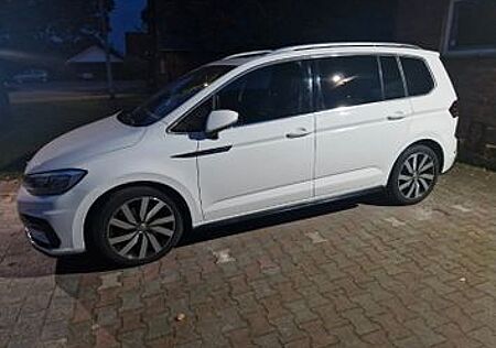 VW Touran Volkswagen 2.0 TDI SCR 140kW DSG Highline R-Line