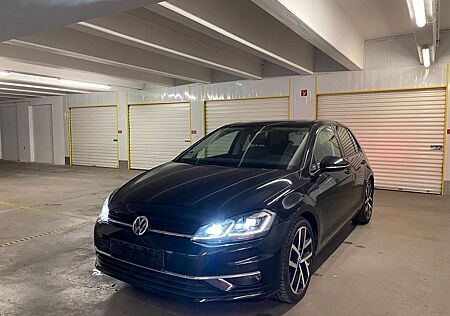VW Golf Volkswagen Highline Bluemotion