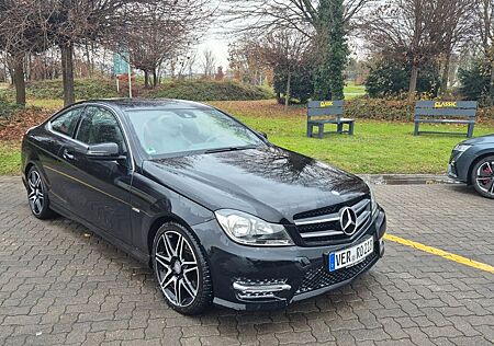 Mercedes-Benz C 250 Sport Coupé Autom. Sport