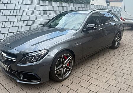 Mercedes-Benz C 63 AMG Surround System Burmester