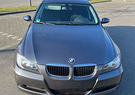 BMW 318i -