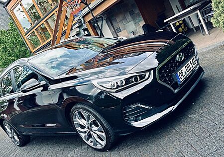 Hyundai i30 1.4 T-GDI YES! TÜV NEU