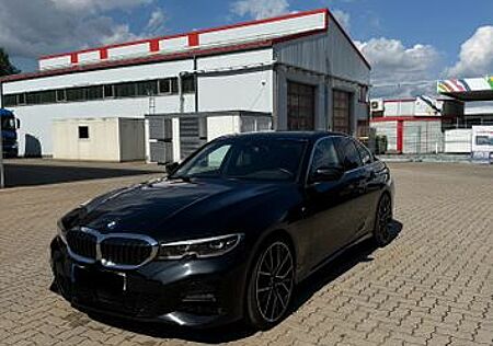 BMW 320d M Sport Automatik| 8-fachbereift + Felgen