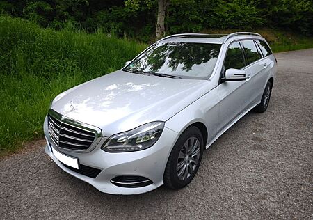 Mercedes-Benz E 220 E-Klasse 220 T Modell / 2. Hand / Service Neu