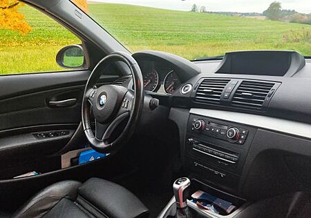 BMW 118d TÜV/Service Neu