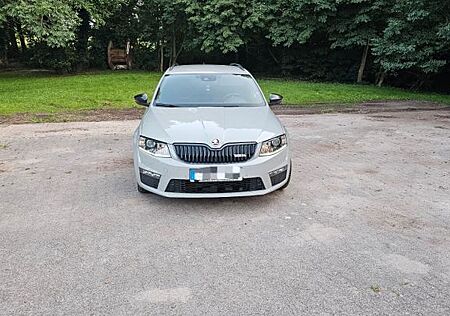 Skoda Octavia 2.0 TDI DSG RS Combi RS