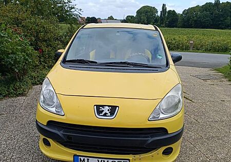 Peugeot 1007 . Raumwunder