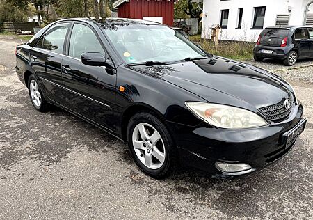 Toyota Camry -