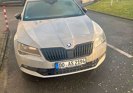 Skoda Superb 2.0 TDI SCR 140kW DSG SportLine Combi...