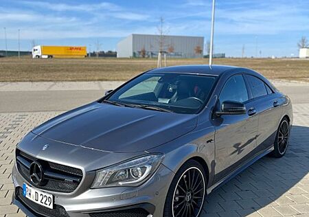 Mercedes-Benz CLA 45 AMG 4MATIC AMG