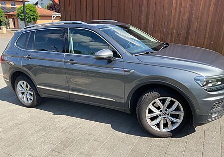 VW Tiguan Allspace Volkswagen Highline Offroad DSG 4M AHK Pano