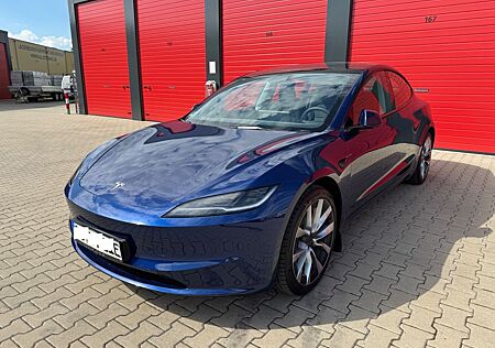Tesla Model 3 RWD mit AHK und Extra Garantie