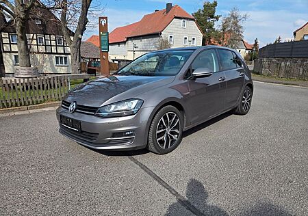 VW Golf Volkswagen 1.4 TSI 92kW BMT CUP LED NAVI STANDHEITZU