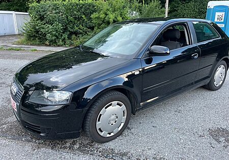 Audi A3 1.6 Ambiente Klimaautomatik