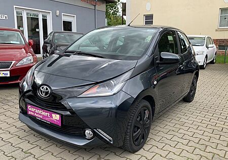 Toyota Aygo (X) Aygo -play touch Kamera / Tempomat