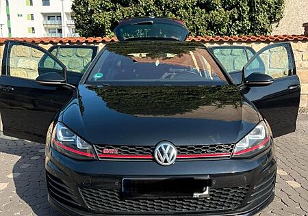 VW Golf Volkswagen 2.0 TSI BMT GTI Performance