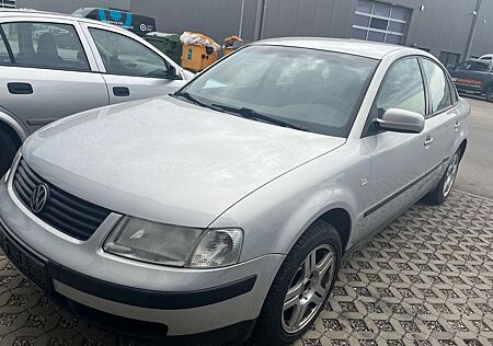 VW Passat Volkswagen 1.8 Basis
