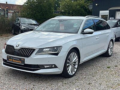 Skoda Superb Combi Style 4x4*Navi*Tempomat*SHZ 4x*PDC