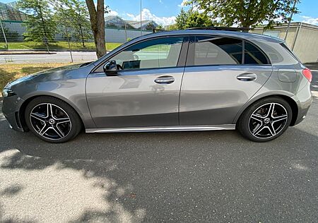Mercedes-Benz A 200 -AMG-Line-Night Paket-Pano-fast Vollausst.