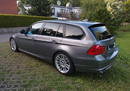 BMW 325i Touring -