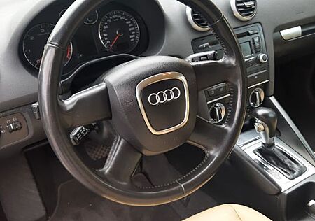 Audi A3 1.6 TDI (DPF) S tronic Ambition Ambition
