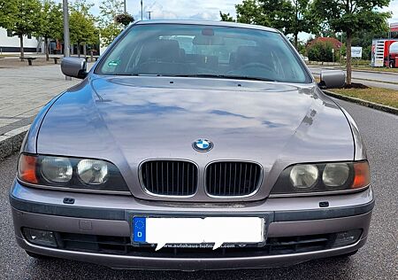 BMW 528i ; TÜV neu
