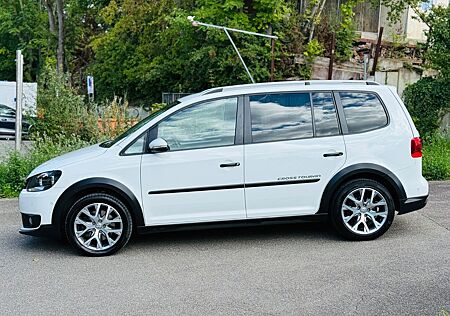 VW Touran Volkswagen CrossTouran 2,0 TDI 1. Hand 8-fach bereif