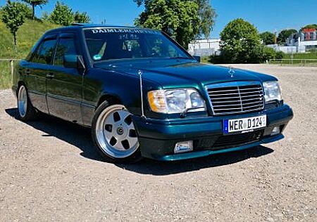 Mercedes-Benz 280 E280 Modellpflege 2 W124 AMG Ausstattung