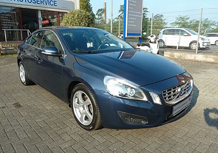 Volvo S60 Lim. Momentum Scheckheft **65019KM**