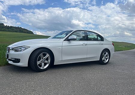 BMW 320i EfficientDynamics Ed. Modern Line Moder...