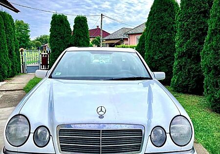 Mercedes-Benz E 220 D ELEGANCE Elegance