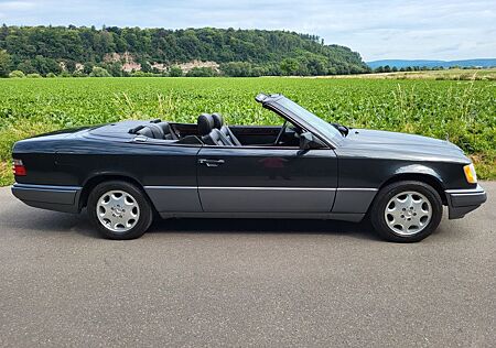 Mercedes-Benz 320 E Cabrio Oldtimer in Top-Zustand! 1. Hd.