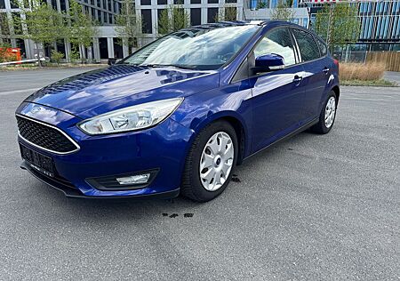 Ford Focus Lim. Trend 1.5 TDCI Automatik TÜV 1. Hand