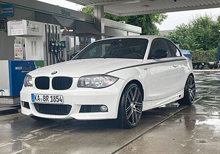 BMW 120i Coupé - Blackline M-Paket Vollausstattung