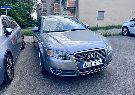 Audi A4 2.0 multitronic -