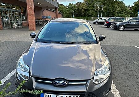 Ford Focus 2,0TDCi 85kW PowerShift DPF Titanium T...