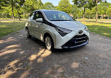 Toyota Aygo (X) Aygo (X) 1,0-l-VVT-i Team Deutschland Team D...