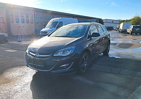 Opel Astra J Sports Tourer Exklusiv 8 Fach Bereift