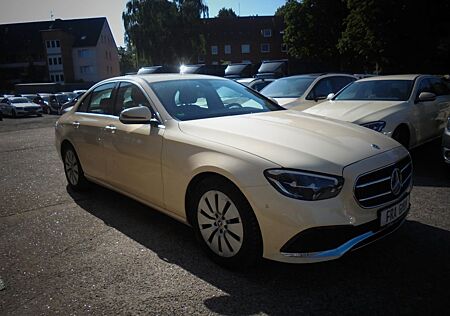 Mercedes-Benz E 220 d Widescreen Navi PDC