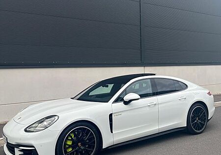 Porsche Panamera 4 E-Hybrid -