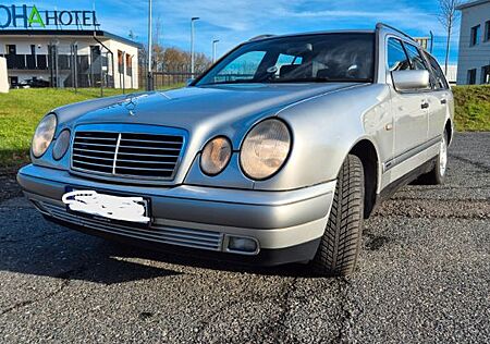 Mercedes-Benz E 240 T ELEGANCE Elegance