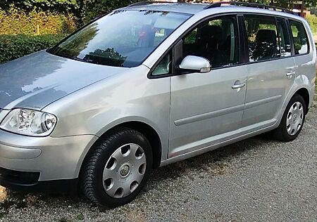 VW Touran Volkswagen 1.6 FSI Highline Highline