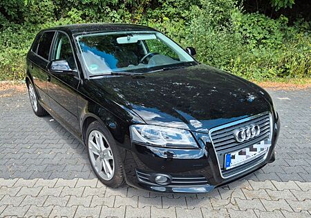 Audi A3 1.8 TFSI 160PS Sportback Klimaautomatik