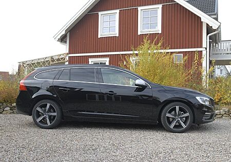 Volvo V60 T4 Geartronic R Design mit Standheizung