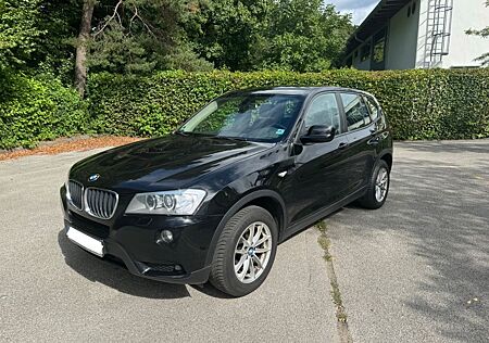 BMW X3 xDrive 20d Automatik Leder Navi Xenon Euro5