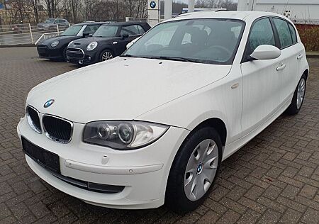 BMW 120i 1Lim. Aut./Navi/Xenon/PTS/Unfallfrei/2.Hand