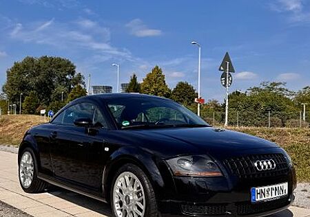 Audi TT Coupe 1.8T 132 kW -